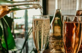 Значення сну: що означає пити шампанське та його вплив на підсвідомість