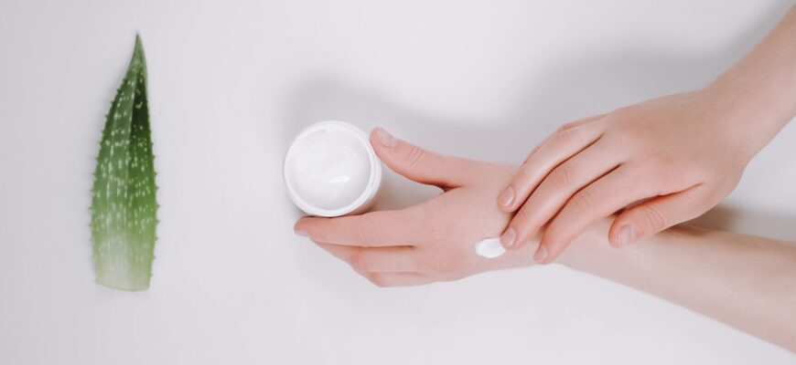 Алое для обличчя: переваги та можливість використання в чистому вигляді