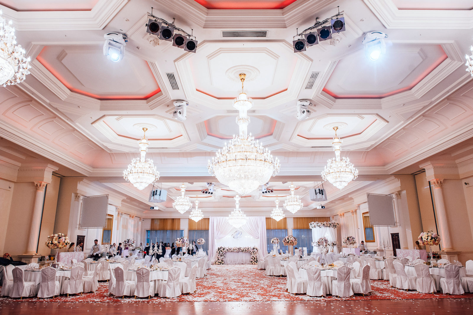 Ренесанс в Одесі: банкетний дім Renaissance - зняти ресторан і ...