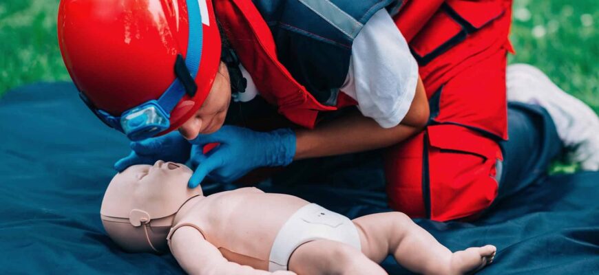 Домедична допомога для дітей: поради і техніки для батьків та вчителів