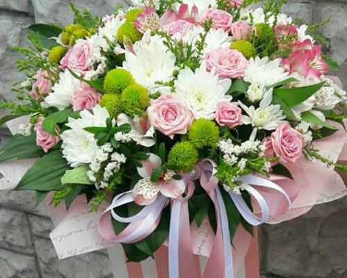 Ефективні поради для збереження свіжості квітів у літню спеку