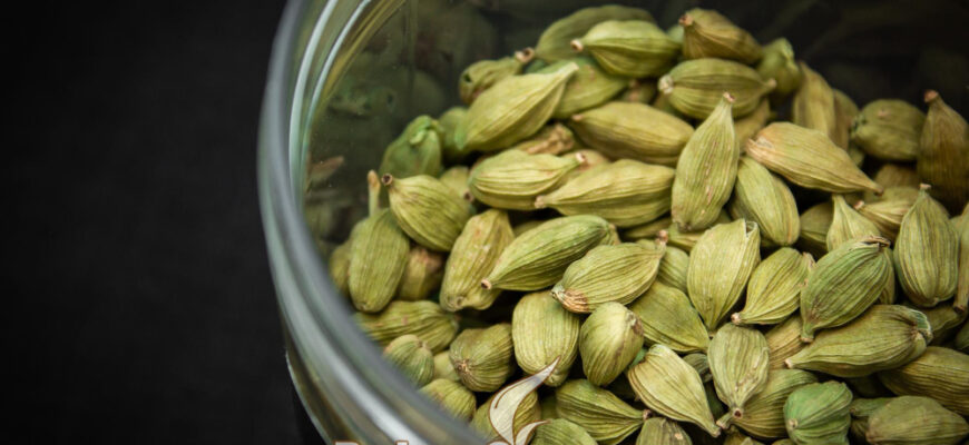 Скільки зерен кардамону безпечно споживати щодня: рекомендації експертів