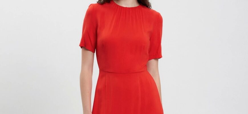 Червона сукня: історія та психологія символу пристрасті й впевненості