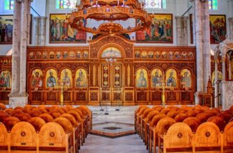 Як правильно входити до храму: поради та етикет церковного відвідування