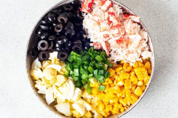 Як правильно подавати салат: поради для ідеальної презентації страви