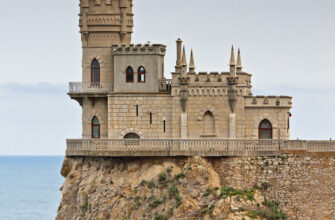 Дізнайтеся, хто спроектував знаменитий замок Ластівчине гніздо в Криму