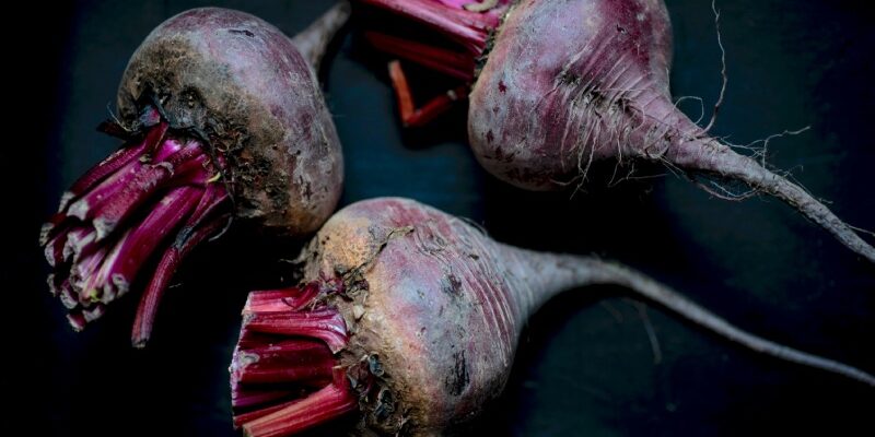 Значення сну про буряки: тлумачення бачення на городі, збору чи полоти