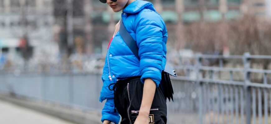 Модні тренди сезону 2023: вибір між довгими та короткими куртками