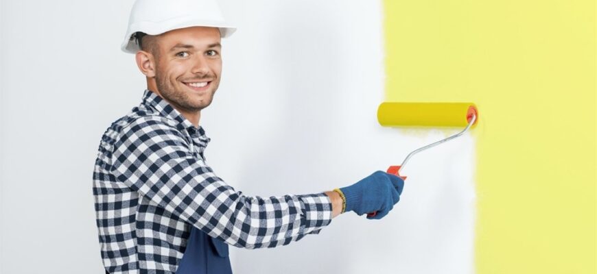 Маляром чи малярем: обираємо правильний варіант написання слова