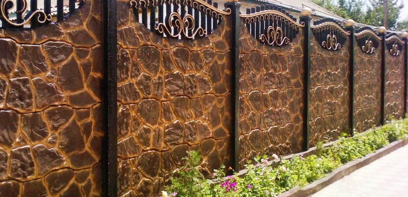 Кращі матеріали для фарбування залізобетонного паркану: що обрати?