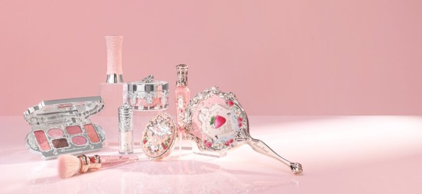 Огляд Flower Knows: Казкова Косметика з Чарівною Естетикою та Поради від Holy Lu