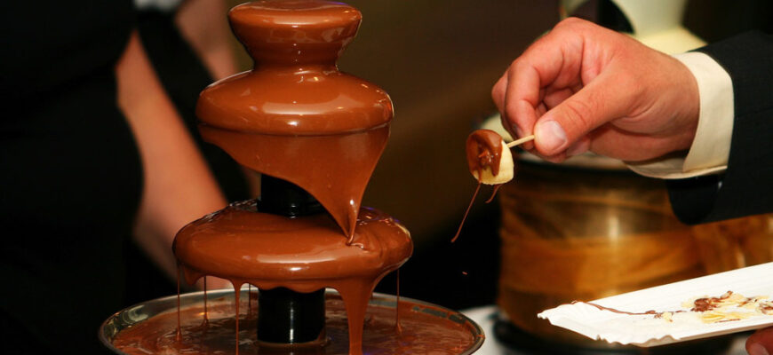 Ідеальні інгредієнти для вашого шоколадного фонтану: що додати?