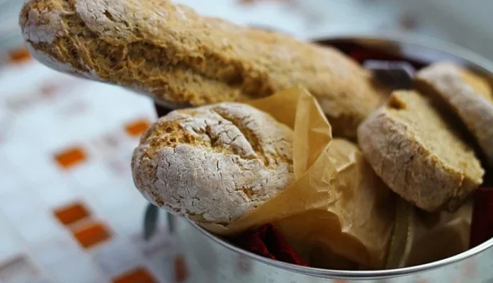 Який хліб можна їсти при гастриті з підвищеною кислотністю?