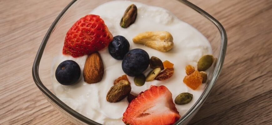 Смачні поєднання: грецький йогурт – з чим їсти для найкращого смаку