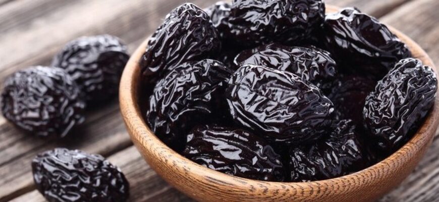 Як правильно їсти чорнослив від запорів: поради та рекомендації