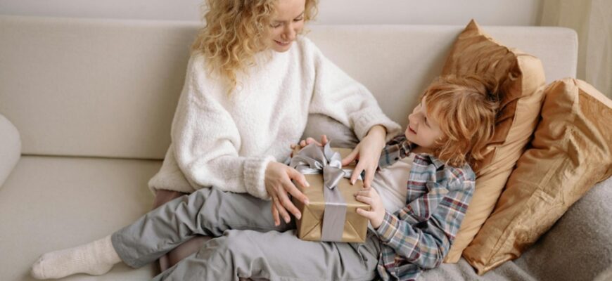 Значення сновидінь про сина: топ-20 трактувань у різних сонниках