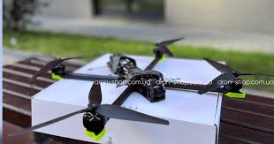 Що таке дрон: визначення, застосування та особливості безпілотників