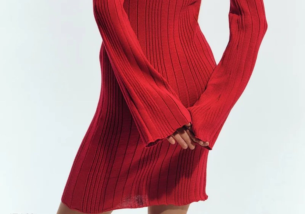 Людина в червоній одязі