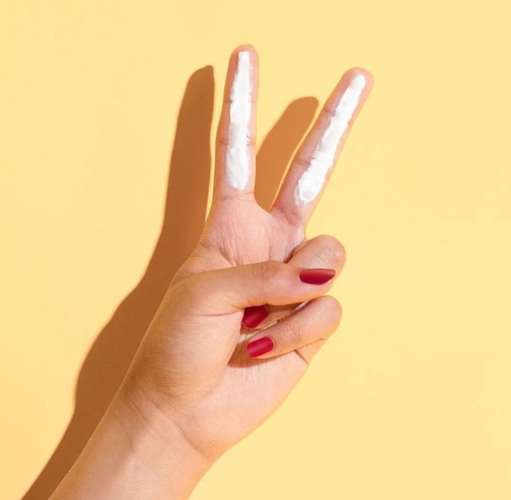 Сонцезахисний крем для обличчя та тіла