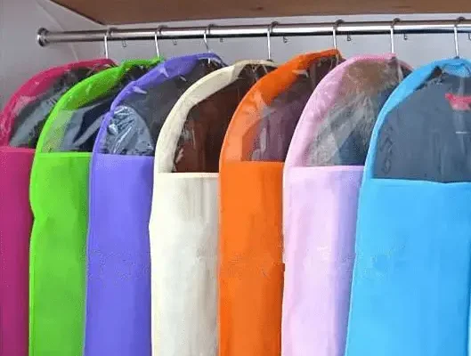 Оптимальні варіанти зберігання пальто: поради для довготривалого збереження