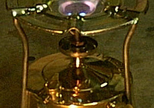 Хто винайшов примус: історія створення компактного нагрівального пристрою