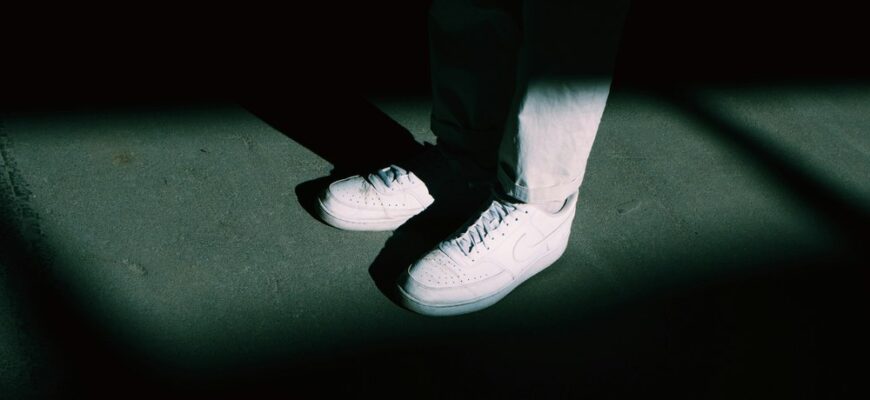 Кросівки для чоловіків: поєднання комфорту, стилю та функціональності