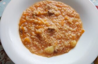 Як варити капусняк з квашеної капусти з м’ясом: покроковий рецепт