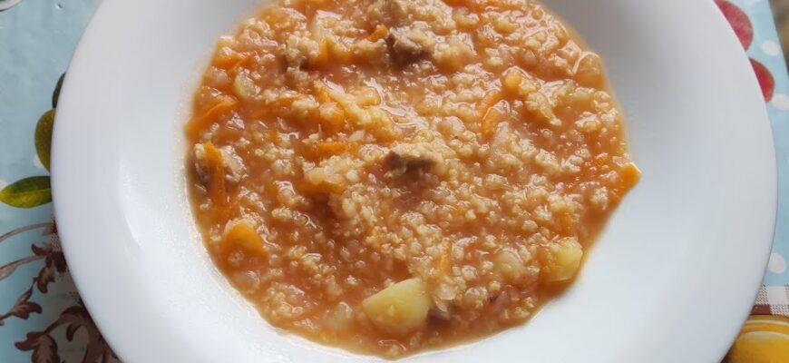 Як варити капусняк з квашеної капусти з м’ясом: покроковий рецепт