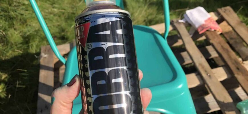 Скільки шарів аерозольної фарби потрібно для металу: оптимальна кількість