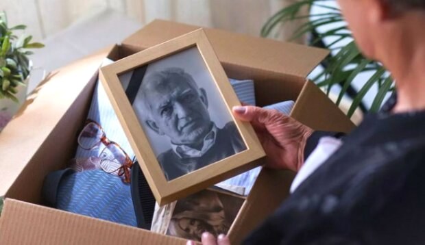 Чи варто носити одяг і прикраси померлого: погляд на питання з різних аспектів