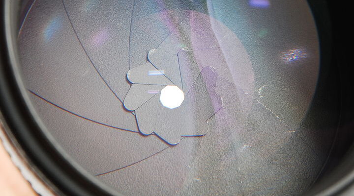 Що таке прикрити діафрагму: просте пояснення та використання в фото