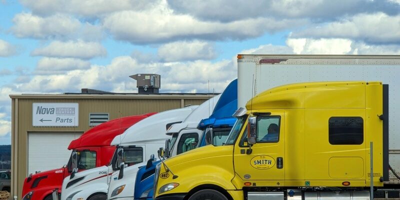 Привітання з Днем народження для далекобійника: найкращі побажання