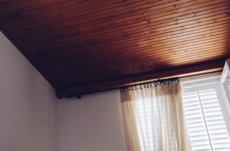 Що означає сон, у якому протікає стеля: тлумачення і символіка