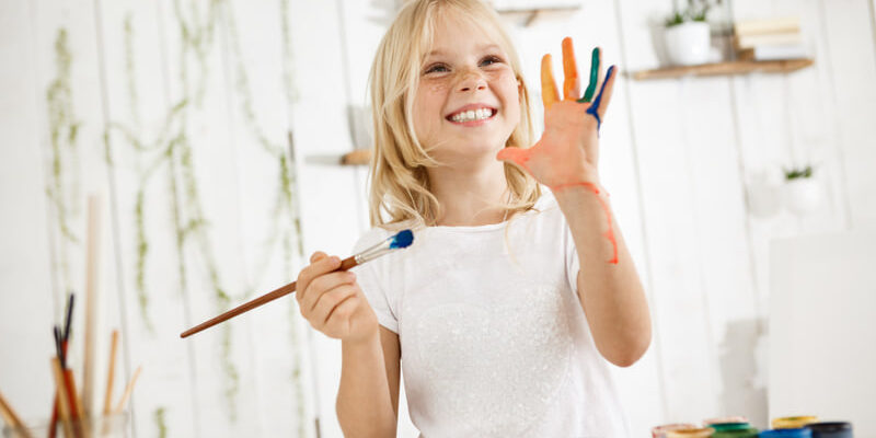 Як легко намалювати квітку: простий урок малювання для дітей