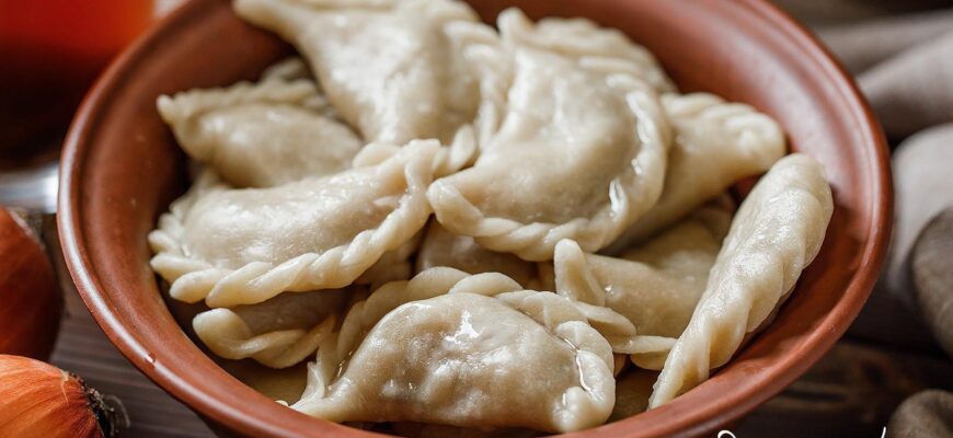 Скільки хвилин варити вареники: оптимальний час приготування страви