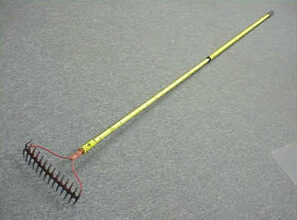 У якому році винайшли граблі: історія походження та розвиток