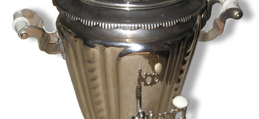 Опис самовару: Історія, функції та культурне значення цього предмету