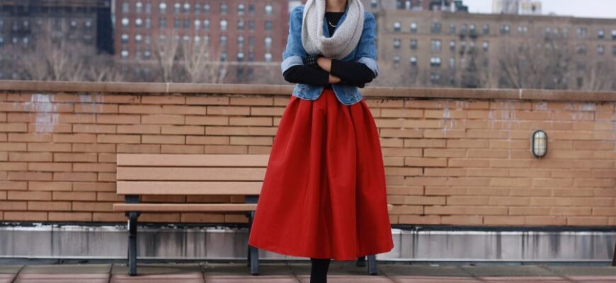 Ідеальні поєднання: Як вдягти червону спідницю-міді стильно та модно