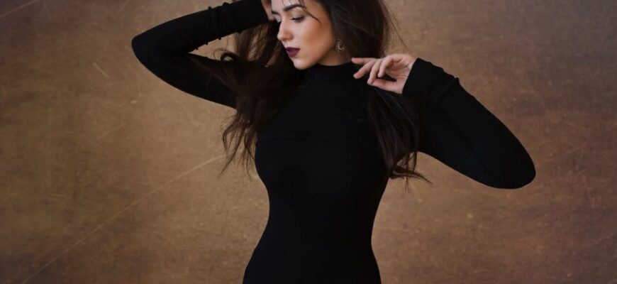 Що вдягти з чорною в’язаною сукнею: поради для стильного образу