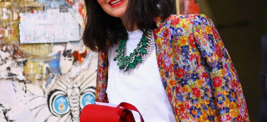 Що вдягти з квітковим жакетом: стильні поради для вашого образу