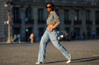 Стильні образи: Що вдягти з широкими джинсами цієї осені?