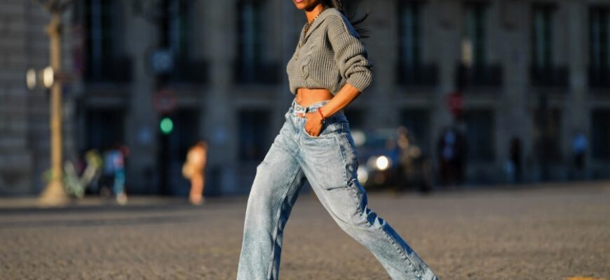 Стильні образи: Що вдягти з широкими джинсами цієї осені?