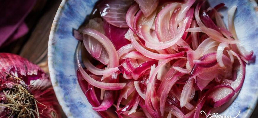 Чи варто варити фіолетову цибулю: поради та особливості готування