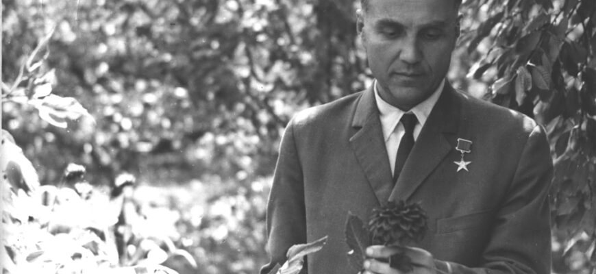 Вірші Василя Сухомлинського: Аналіз і Вплив на Українську Літературу