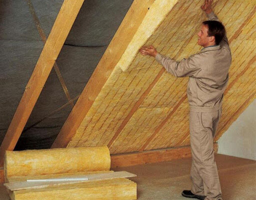 Оптимальна щільність утеплювача для покрівлі: рекомендації та вибір
