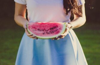 Чи можна їсти кавун на ніч: поради дієтологів та експертів здоров’я