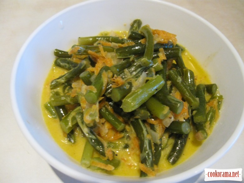 Часникові стрілки в сметані