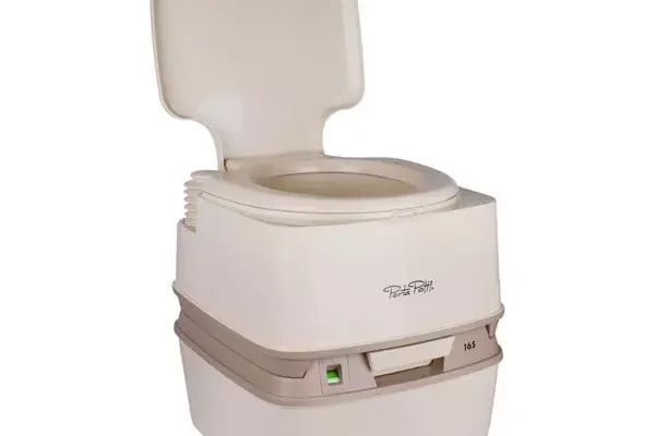 Як часто необхідно зливати біотуалет для його правильної експлуатації?