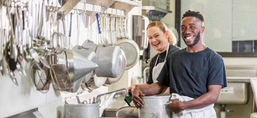 Як ефективно відполірувати глянсову кухню: найкращі засоби та методи