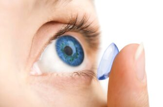 Як обрати перші контактні лінзи: корисні поради та рекомендації